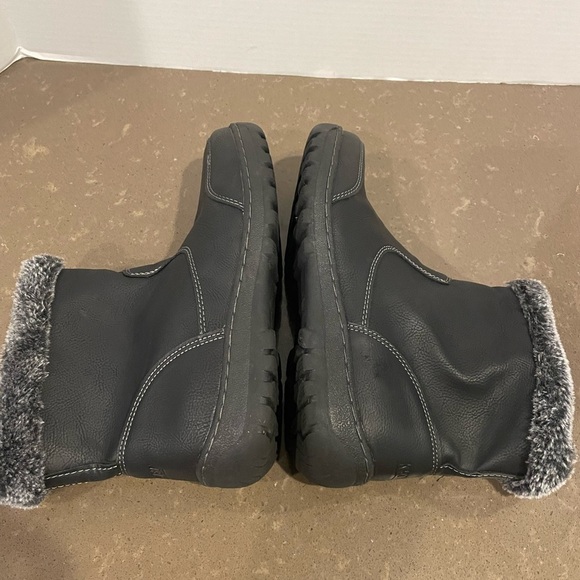 Black Faux Fur Lined Boots by Khombu - Picture 3 of 8